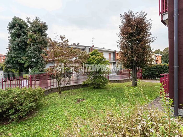 Casa con 5 locali in vendita in Arona, Giussano