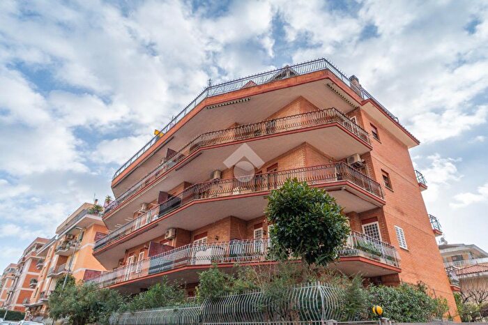 Appartamento quadrilocale in vendita in Via Andrea del Verrocchio, Roma