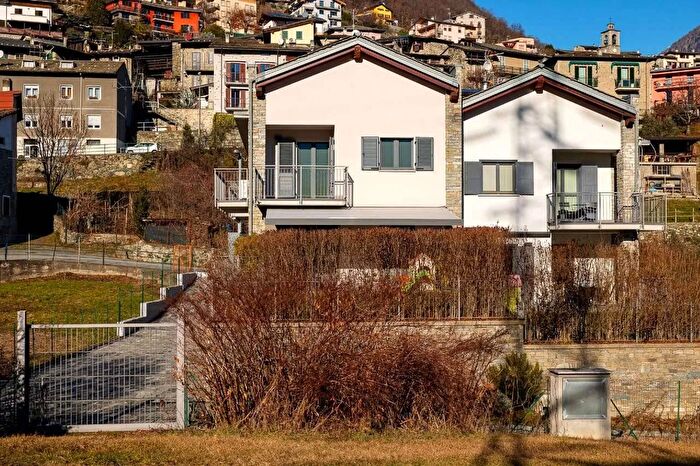 Casa trilocale in vendita in Via Maioni Sondrio Sondrio, Sondrio