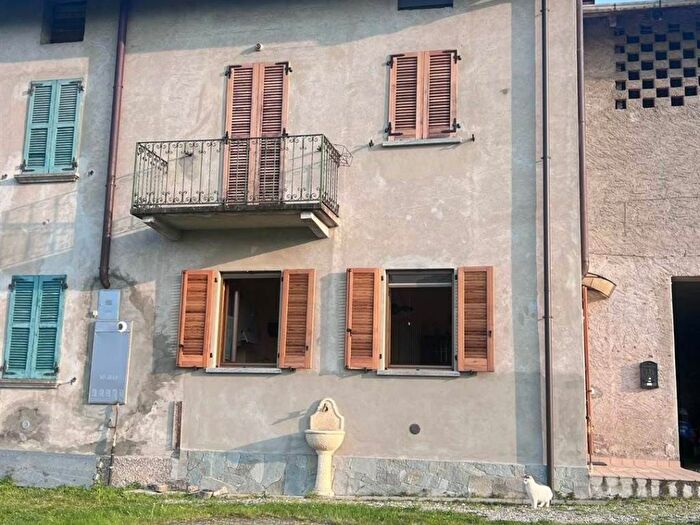 Appartamento trilocale in affitto in Via San Fedele, Colico Piano, Colico
