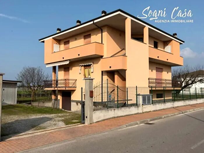 Appartamento con 5 locali in vendita in Via della Libertà, Bellinzago Novarese