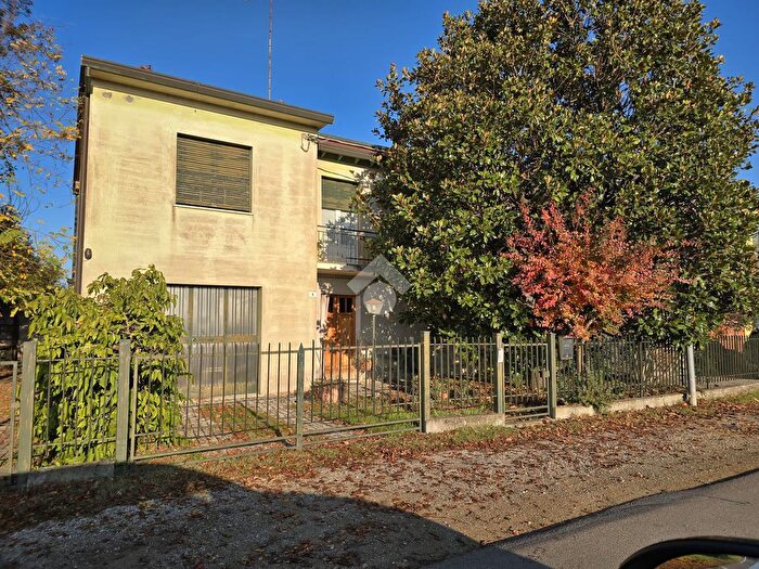 Casa con 5 locali in vendita in Via Canaletta, Lugo