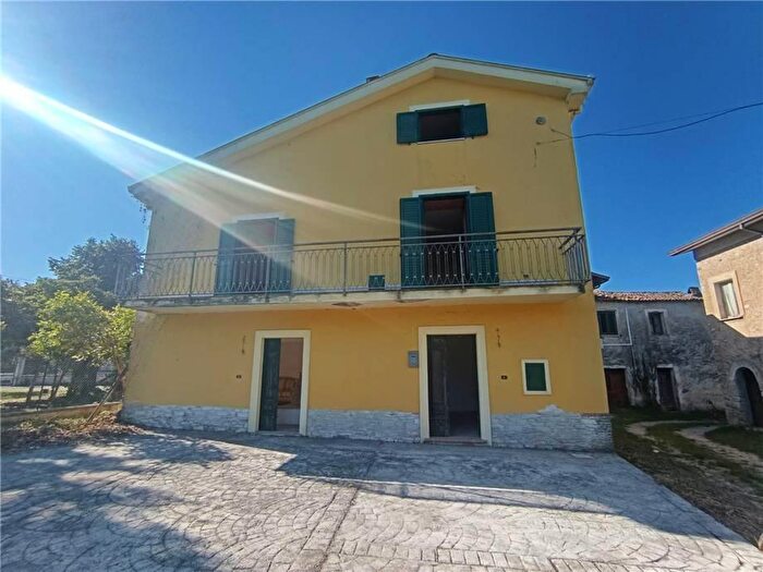 Casa con 6 locali in vendita in Pontecorvo