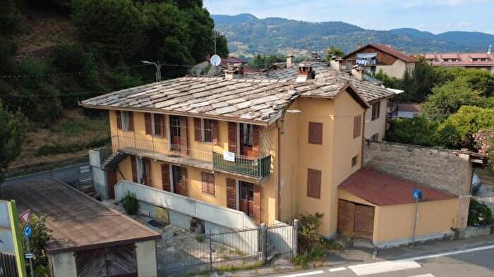 Casa con 6 locali in vendita in Via Cave, Luserna San Giovanni
