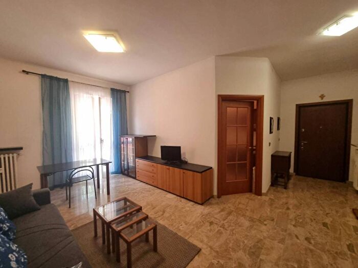 Appartamento trilocale in affitto in Viale Cremona, Pavia