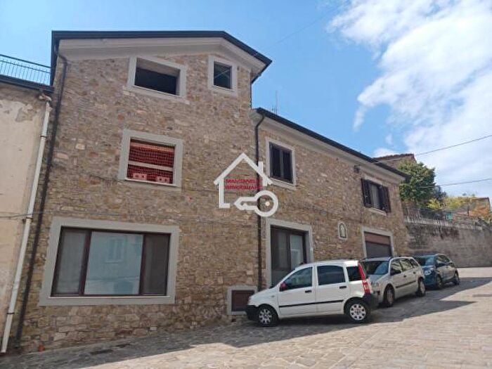 Casa bilocale in vendita in Via Chiesa, Ogliastro Cilento