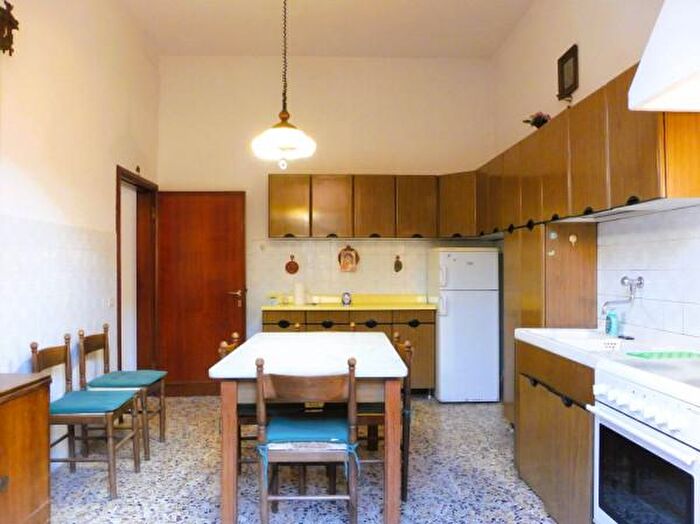 Casa quadrilocale in vendita in Lungarno Trento E Trieste, Capraia E Limite