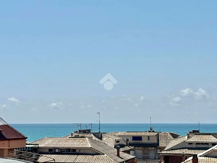 Appartamento trilocale in vendita in Via Antonio Forni, Roma