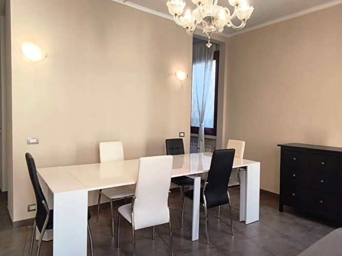 Appartamento trilocale in affitto in sant'agostino, Centro Storico, Modena