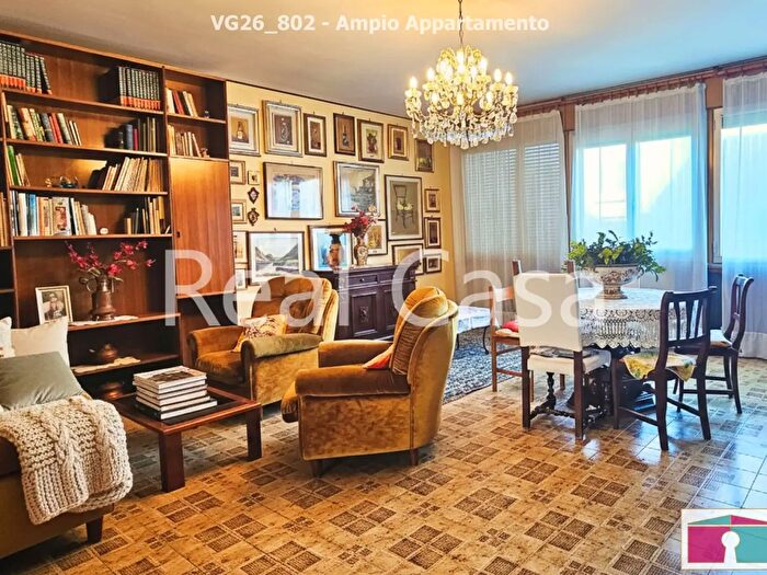 Appartamento trilocale in vendita in Via Baccelli, Modena