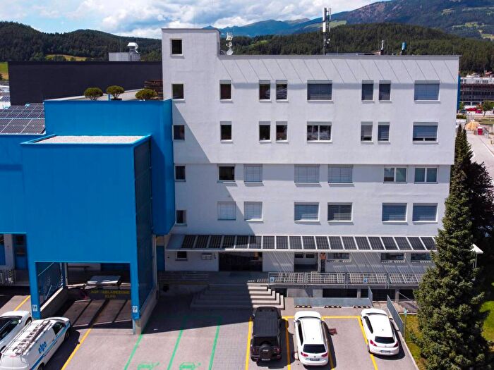 Casa con 6 locali in affitto in Via Johann Georg Mahl, Brunico