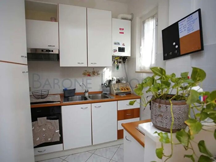 Appartamento bilocale in vendita in Via Lunense, Carrara