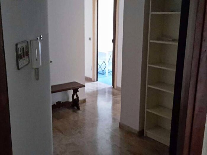 Appartamento trilocale in affitto in via Ettore Ponti, Barona, Milano