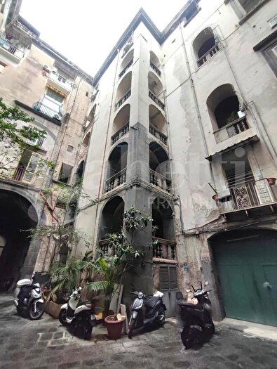Appartamento monolocale in affitto in Via dei Tribunali, Napoli