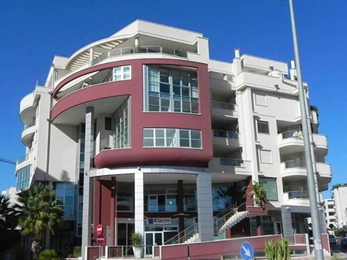 Appartamento trilocale in affitto in Via San Leucio, Cappuccini, Brindisi