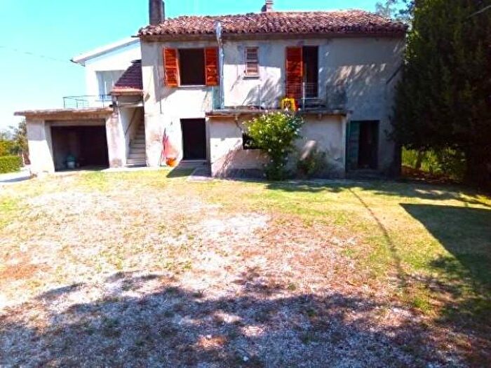 Casa quadrilocale in vendita in Via Alessio De Marchis, Urbino