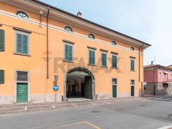 Case in Vendita e in Affitto - 2