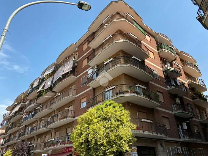 Appartamento trilocale in vendita in Viale Abramo Lincoln, Caserta