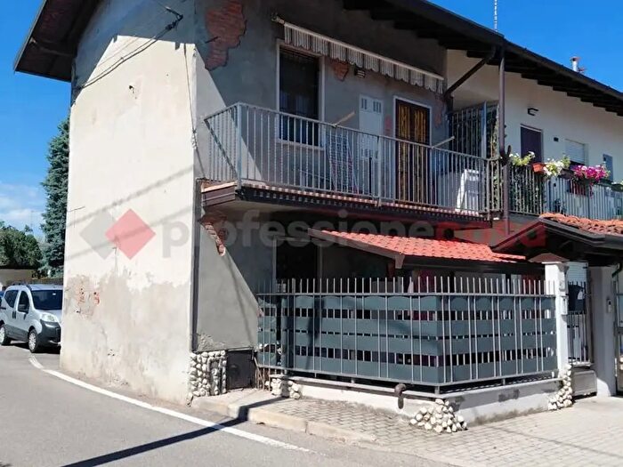 Appartamento bilocale in vendita in Via Asmara, Dairago