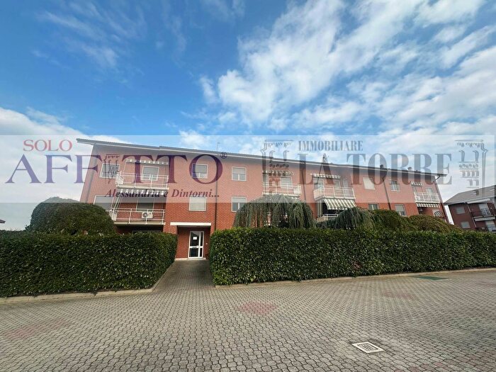 Appartamento con 6 locali in vendita in Via Prospero Gozzo, Alessandria