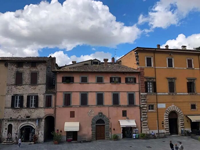 Appartamento quadrilocale in vendita in Piazza del Popolo, Todi