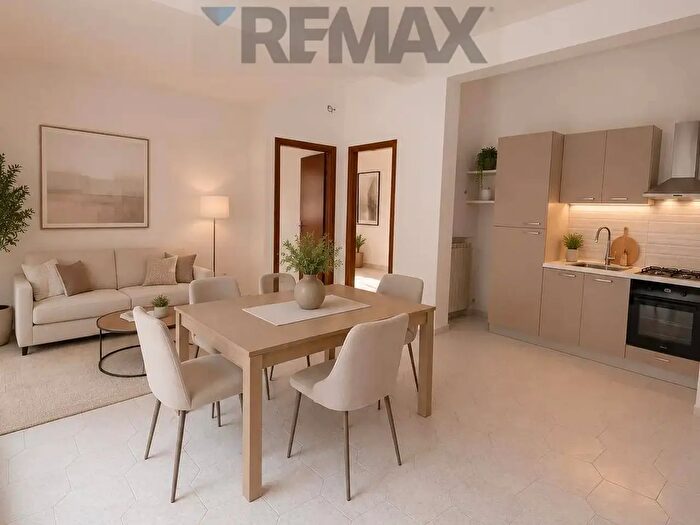 Casa con 5 locali in vendita in Via Murciano, Galliate