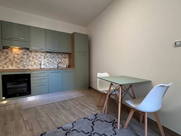 Appartamento bilocale in affitto in Via Cangiani, Zona Ospedaliera, Napoli