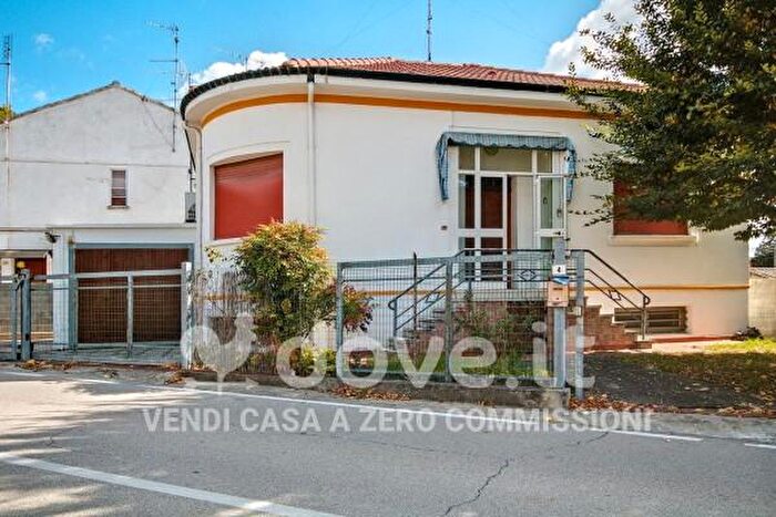 Casa quadrilocale in vendita in Via Giuseppe Garibaldi, Vigarano Mainarda