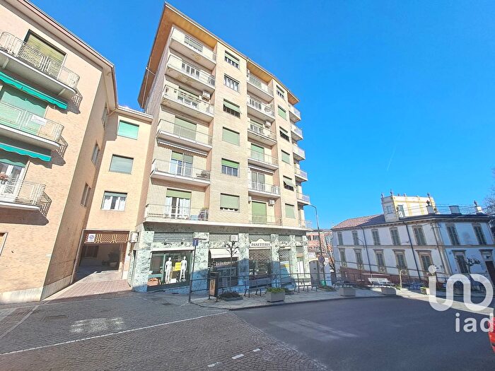 Appartamento con 6 locali in vendita in Via Igino Tarchetti, San Salvatore Monferrato