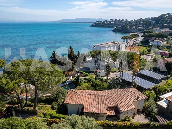 Casa con 8 locali in vendita in Pozzarello, Monte Argentario