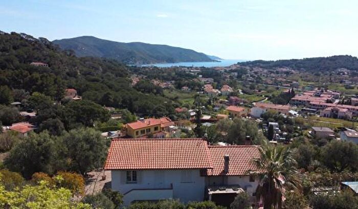 Casa con 6 locali in vendita in Via dellArnaio, Campo NellElba