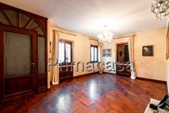 Casa con 6 locali in vendita in Piazza Libertà, Rolo