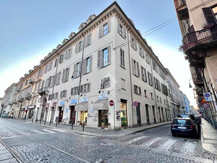 Appartamento quadrilocale in affitto in VIA DELLA CONSOLATA, Quadrilatero Romano, Torino