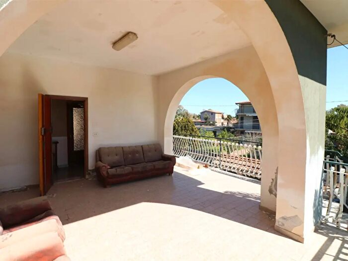 Appartamento quadrilocale in vendita in Via Pagaro, Catania