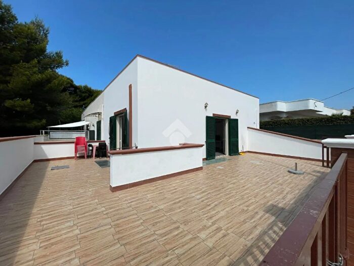 Casa quadrilocale in vendita in Via Ischia, Taviano