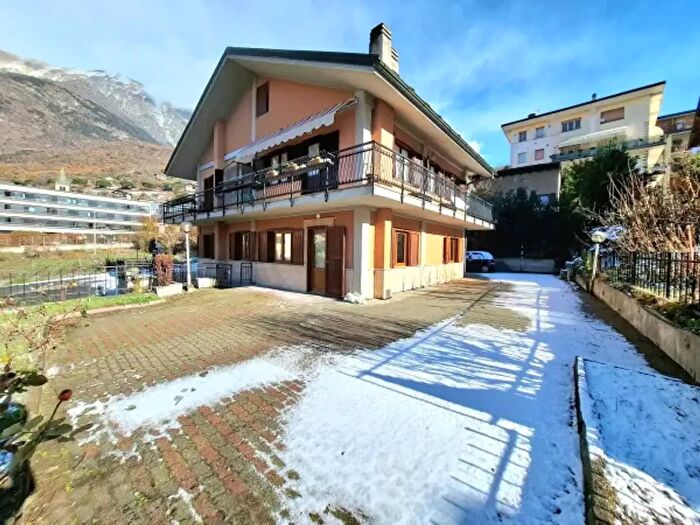 Appartamento quadrilocale in vendita in Via Monsignor Alliod, Saint Vincent