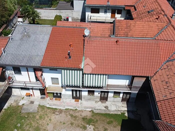 Casa bilocale in vendita in Via IV Novembre, Cerro Maggiore