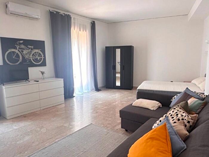 Appartamento con 6 locali in affitto in Via Dottor Oreste Scionti, San Cosmo Corso Italia Piazza Dante, Acireale