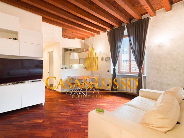 Appartamento trilocale in affitto in Via Anfiteatro, Lanza, Milano