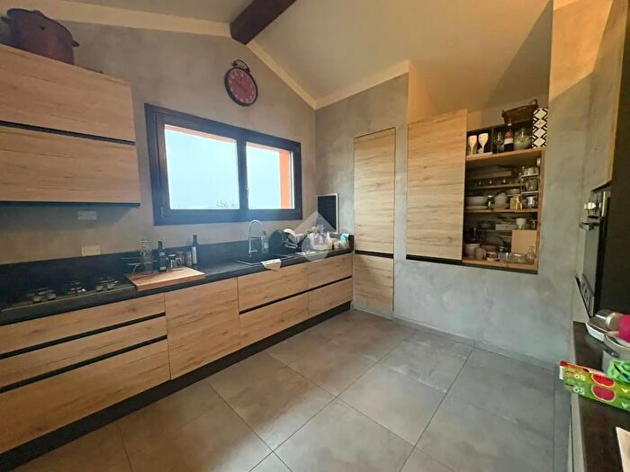 Appartamento quadrilocale in vendita in Via Pregagliana, Trecate