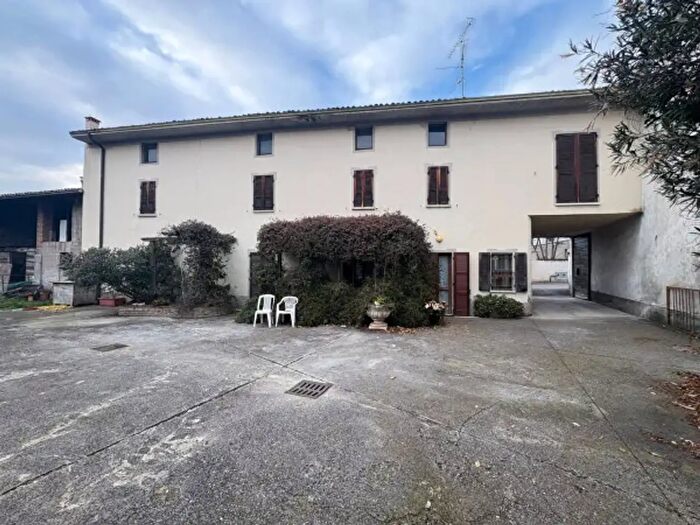 Casa con 6 locali in vendita in Via Giuseppe Guerzoni, Montichiari
