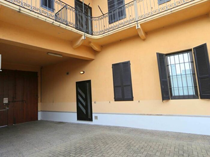 Appartamento bilocale in affitto in Via Nino Bixio, Arnate, Gallarate