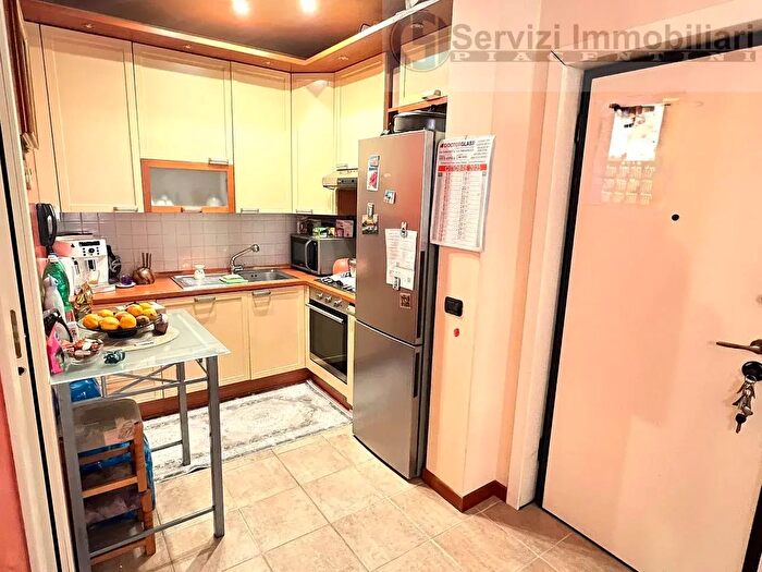 Appartamento trilocale in vendita in Viale Dante Alighieri, Piacenza