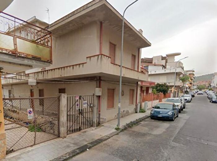 Casa con 6 locali in vendita in Via Novembre, Terme Vigliatore