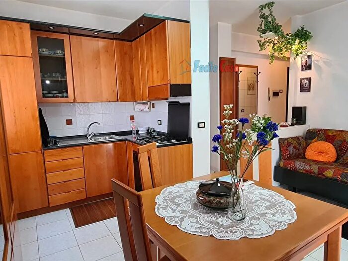 Appartamento trilocale in affitto in Via Condotto, Formia