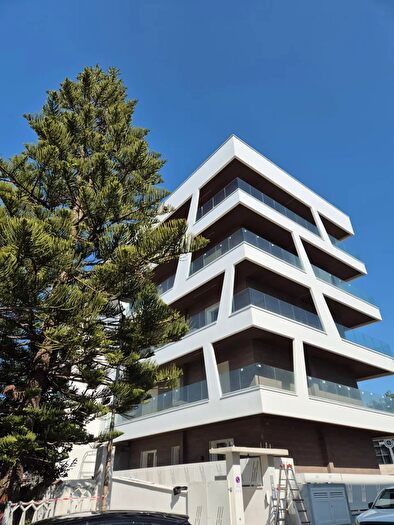 Appartamento trilocale in affitto in Via Napoli, Silvi