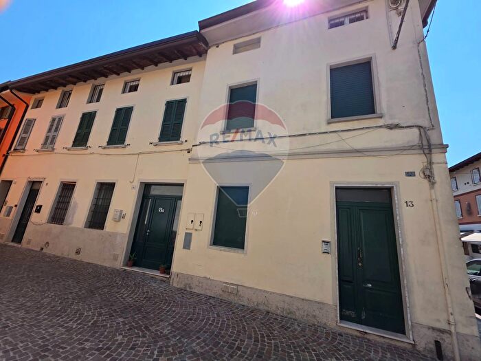 Appartamento con 6 locali in vendita in Vicolo Torre, Carpenedolo