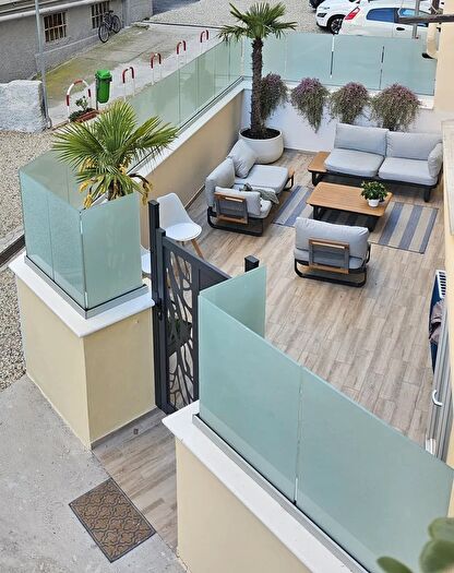 Appartamento trilocale in vendita in Via Cimarosa, Savona