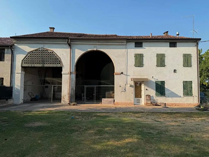 Casa quadrilocale in vendita in Via Rovenega Snc, Montagnana