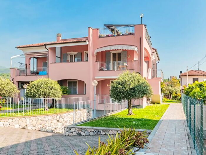 Appartamento trilocale in vendita in Via Giacomo Matteotti, Loano